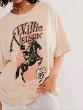 Daydreamer La OS Willie Nelson Graphic Tee